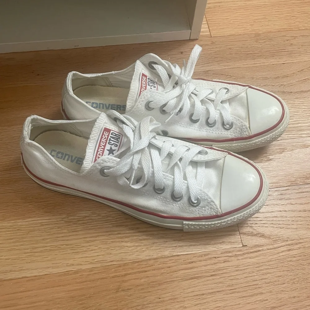 Converse Chuck Taylor All-Star Unisex White Low Top Sneakers Women’s 7 Men’s 5 - Picture 3 of 16